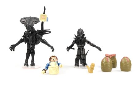 Aliens Deluxe Queen Alien with Warrior Alien & Battle-Damaged Bishop Minimates Online now